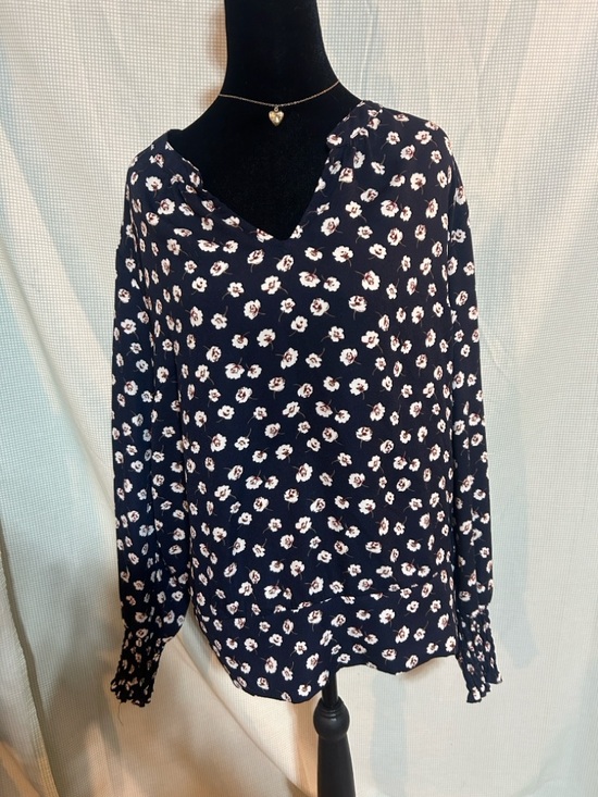 Maurices Tops - Maurices Navy Floral V-Neck Long Sleeve Blouse